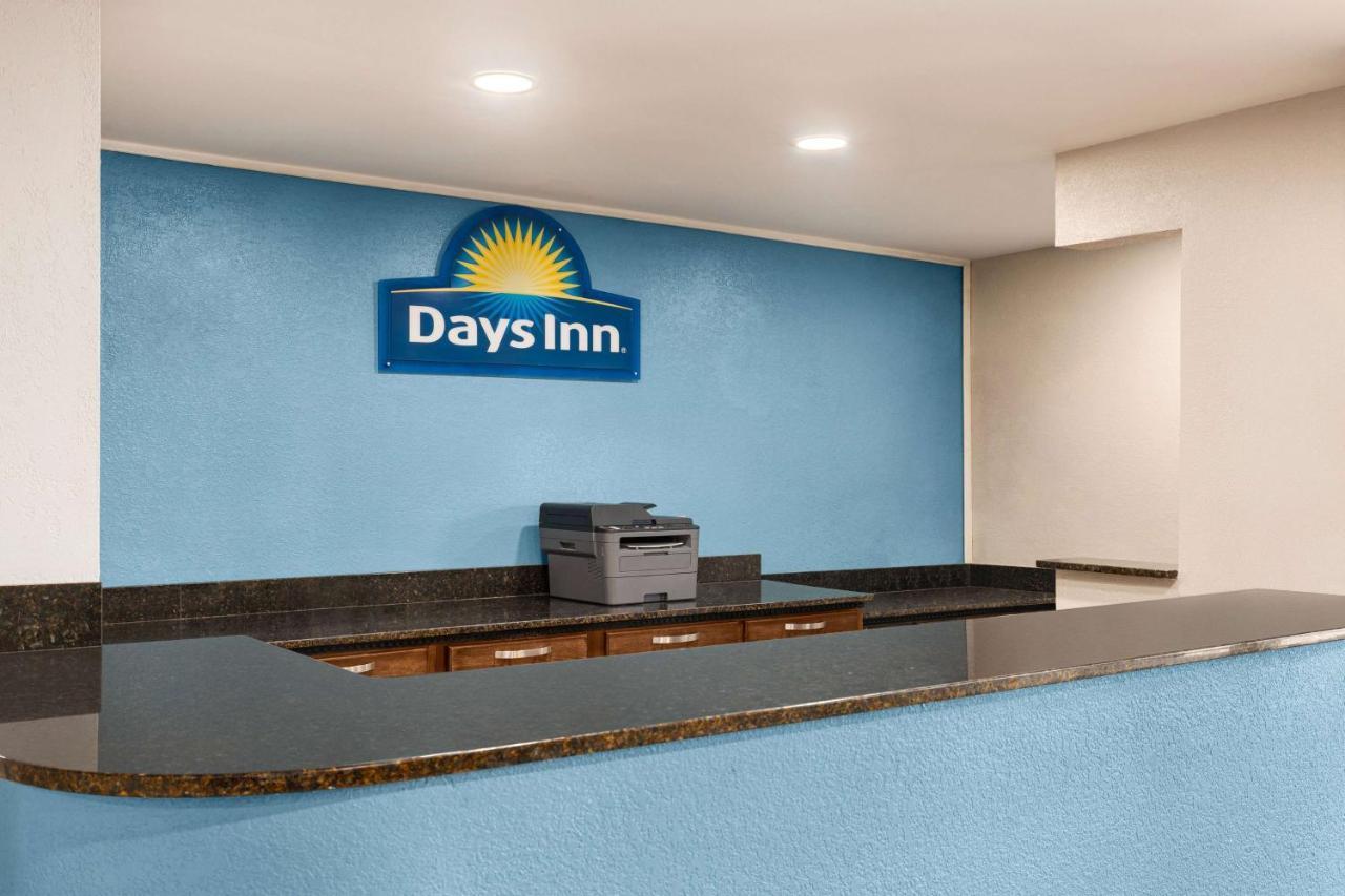 Days Inn By Wyndham Demopolis Екстер'єр фото