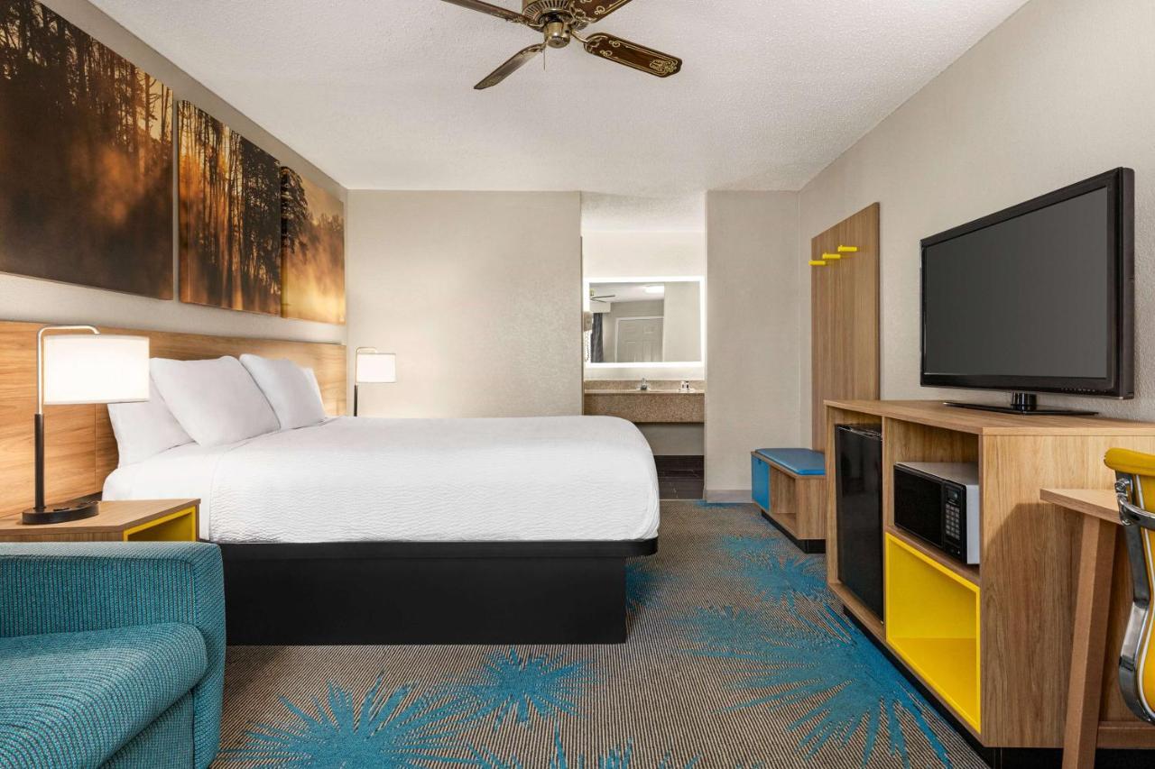 Days Inn By Wyndham Demopolis Екстер'єр фото