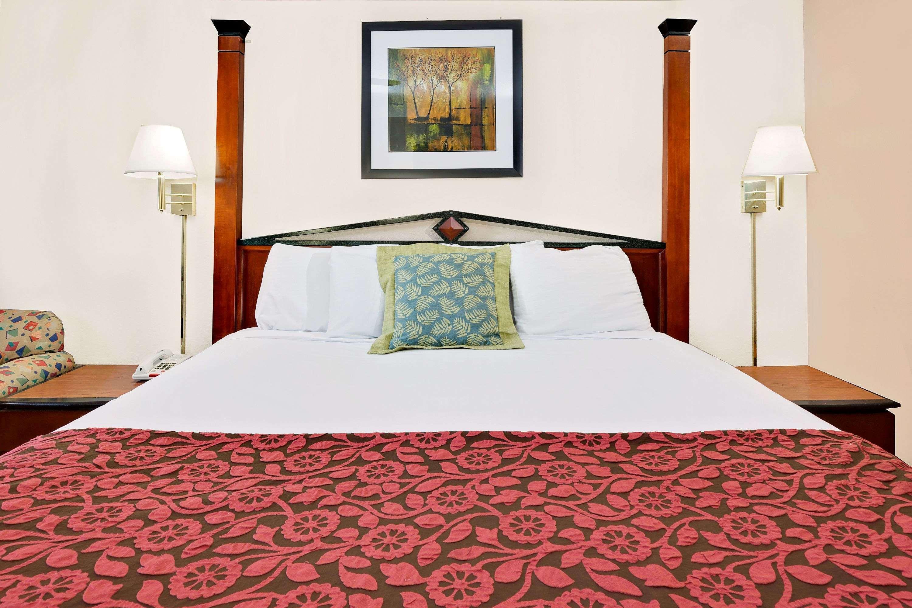 Days Inn By Wyndham Demopolis Екстер'єр фото