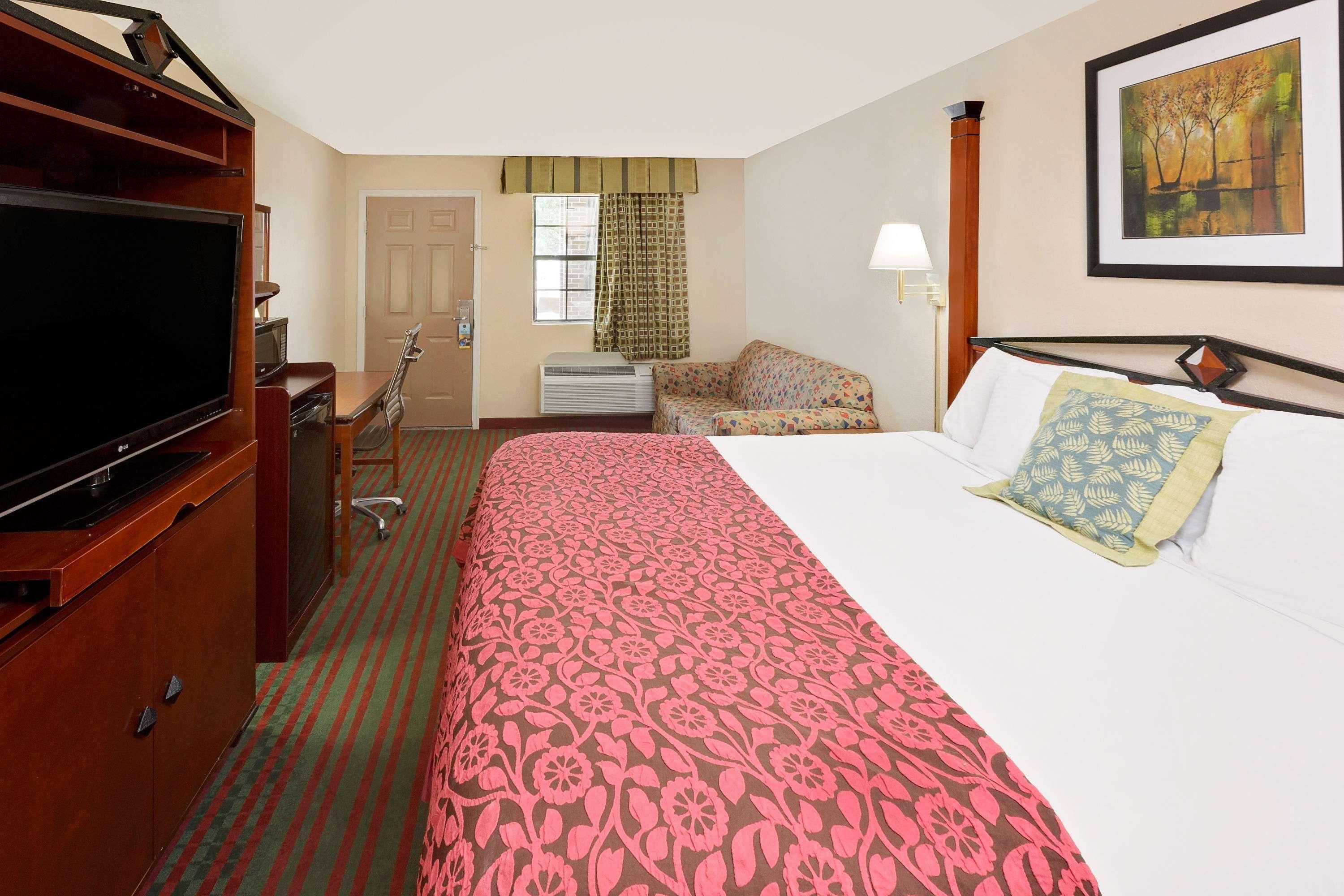 Days Inn By Wyndham Demopolis Екстер'єр фото